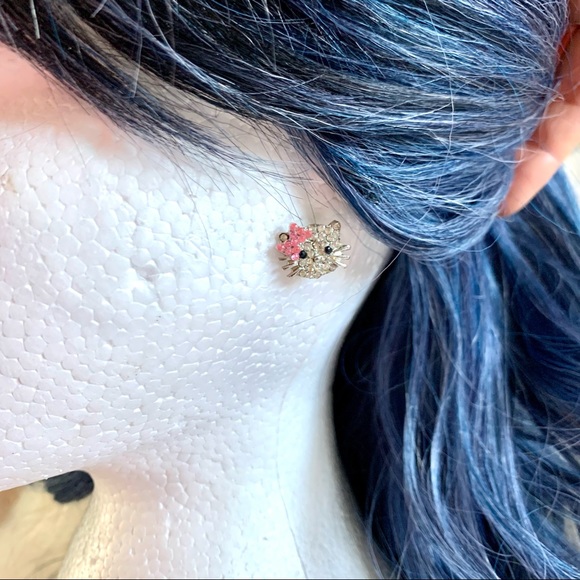 Bling Hello Kitty costume necklace and earring set - Picture 10 of 11